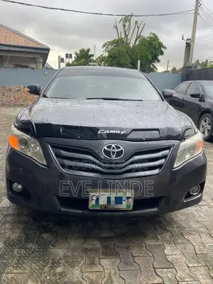 Toyota Camry LE 4dr Sedan (2.5L 4cyl 6A) 2011 Gray