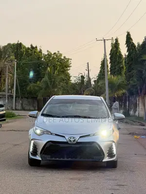 Toyota Corolla 2019 Silver
