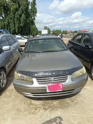 Toyota Camry Automatic 1999 Gray