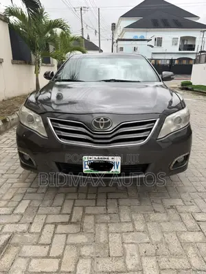Toyota Camry XLE 4dr Sedan (2.4L 4cyl 5A) 2009 Gray