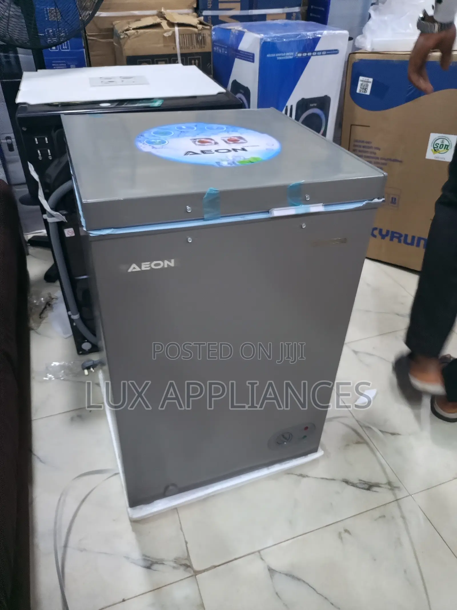 Aeon 100l Freezer With Adjustable Temperature Control