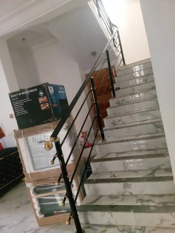 Stainless Hand Rails Black Pipe Design