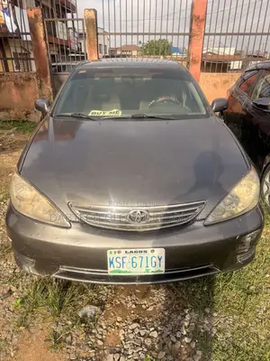 Toyota Camry 2005 Gray