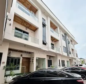 2bdrm Apartment in New Road, Chevron for rent