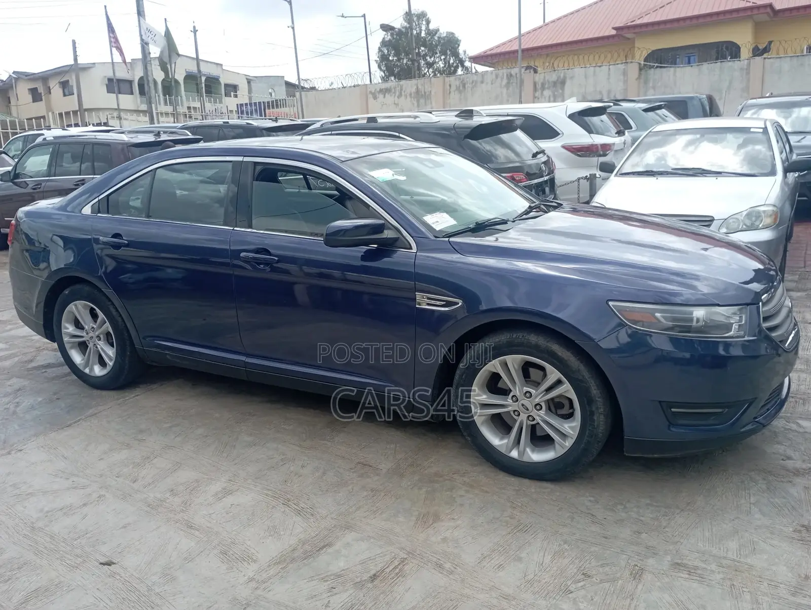 Ford Taurus 2016 Blue