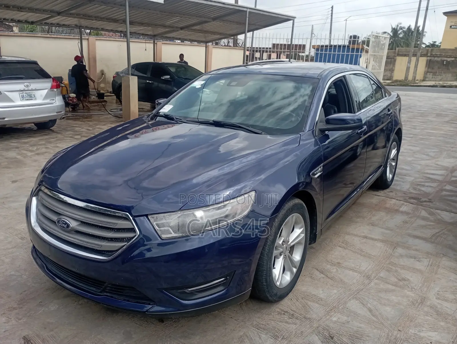 Ford Taurus 2016 Blue