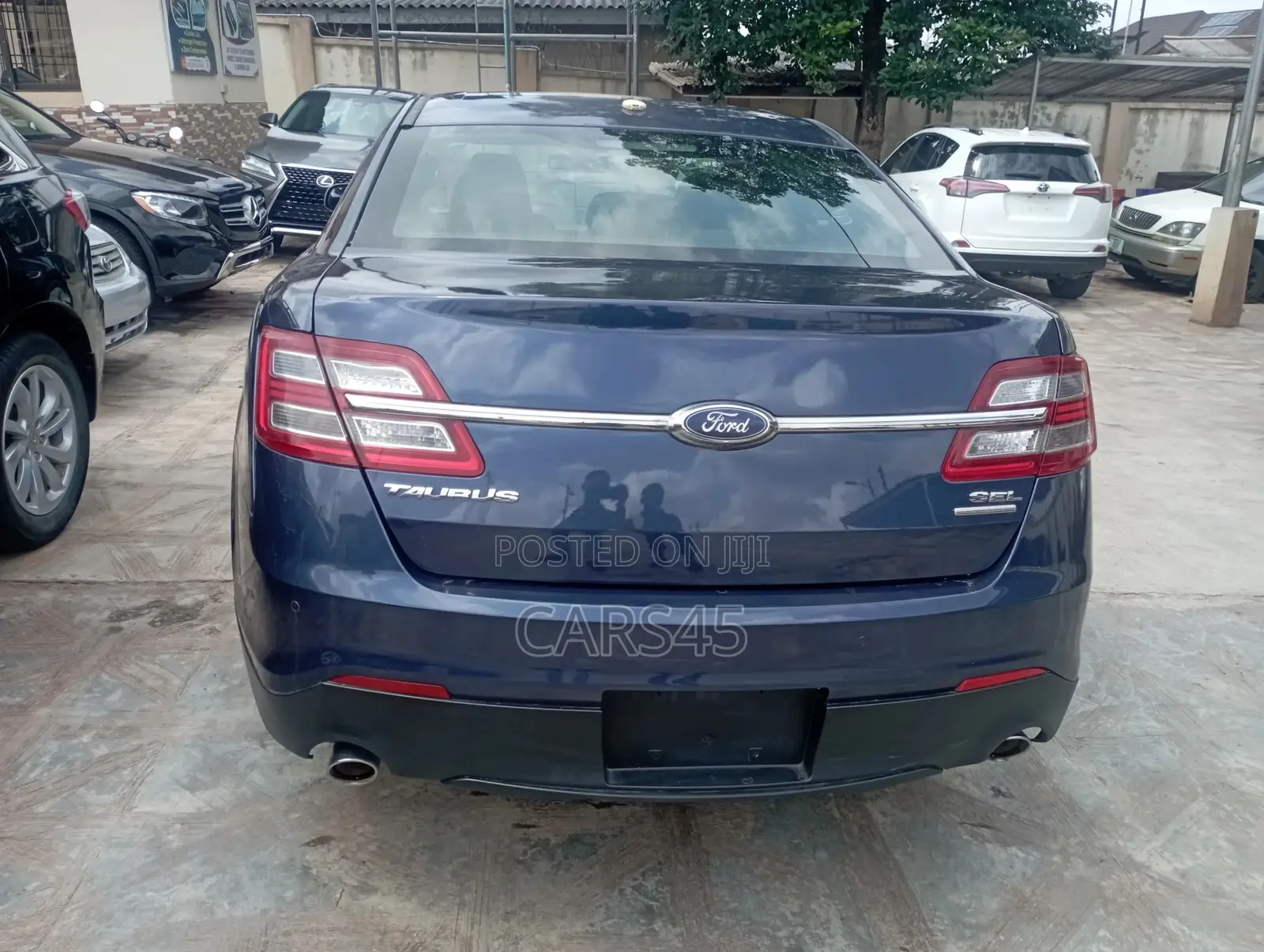 Ford Taurus 2016 Blue