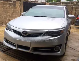 Toyota Camry XLE 4dr Sedan (2.5L 4cyl 6A) 2013 Silver