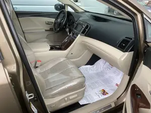 Toyota Venza AWD 2011 Gold