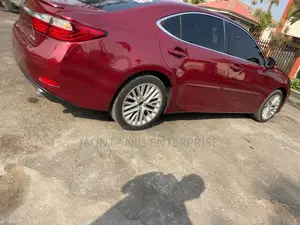 Lexus ES 2013 Red