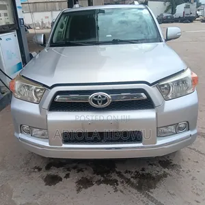 Toyota 4-Runner SR5 4WD 2010 Silver