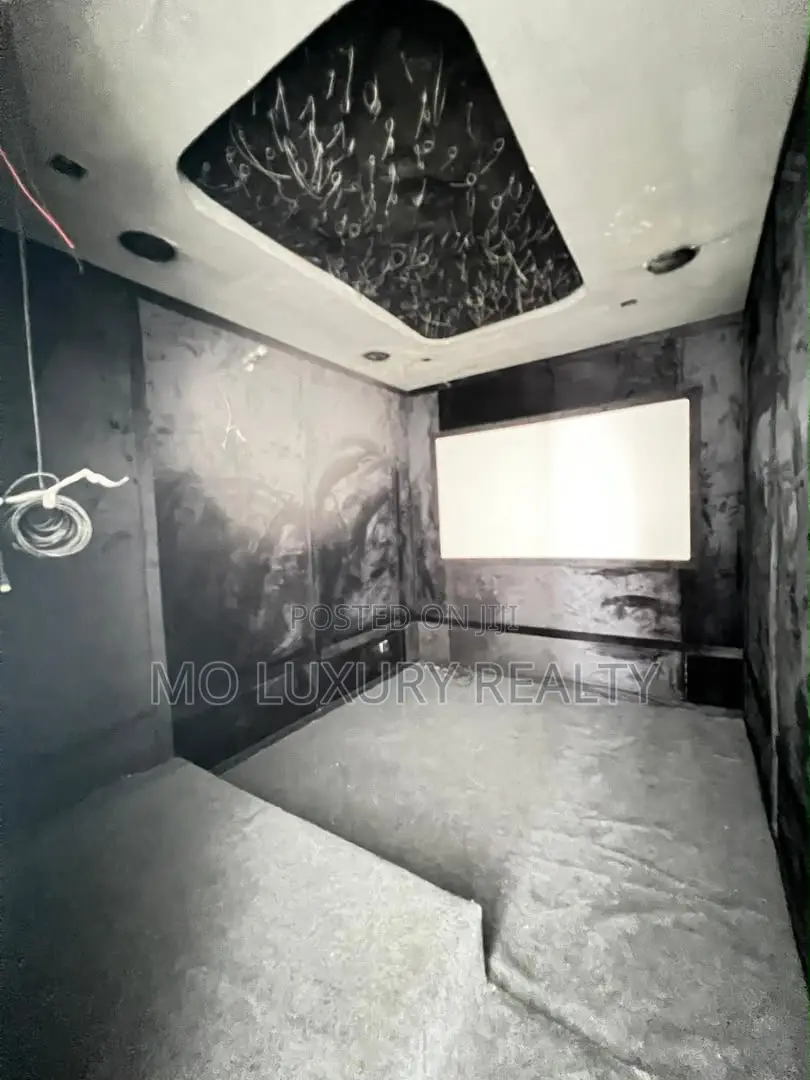 5bdrm Duplex in Lekki Phase 1 for sale