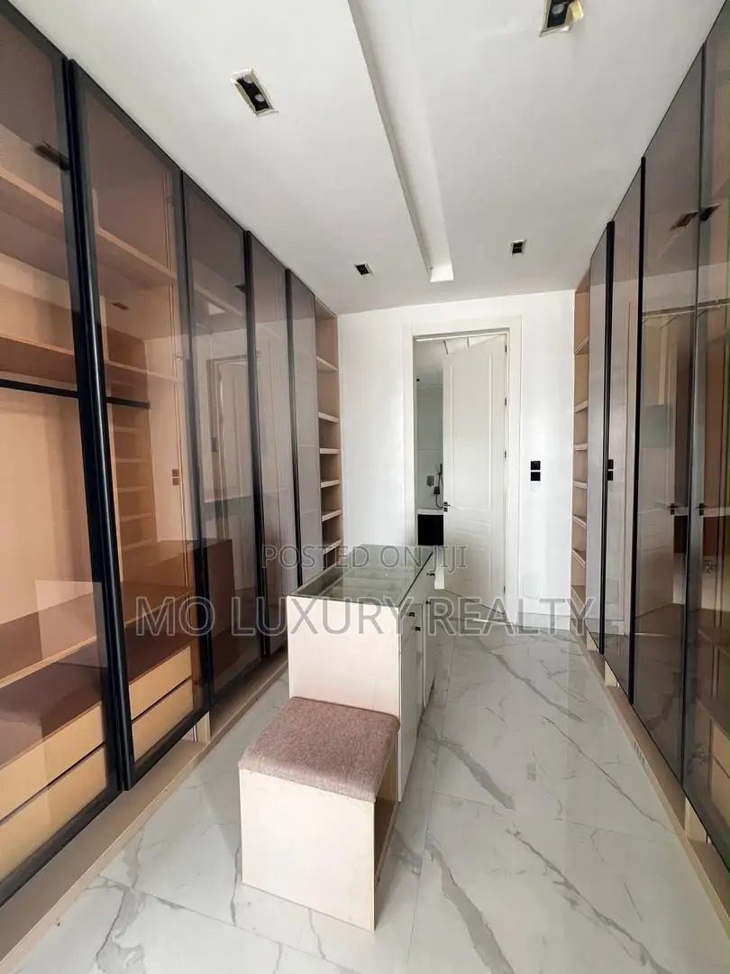 5bdrm Duplex in Lekki Phase 1 for sale