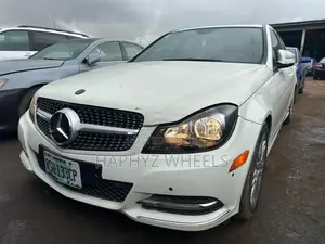 Mercedes-Benz C300 Sport Sedan RWD (3.0L 6cyl 6M) 2009 White