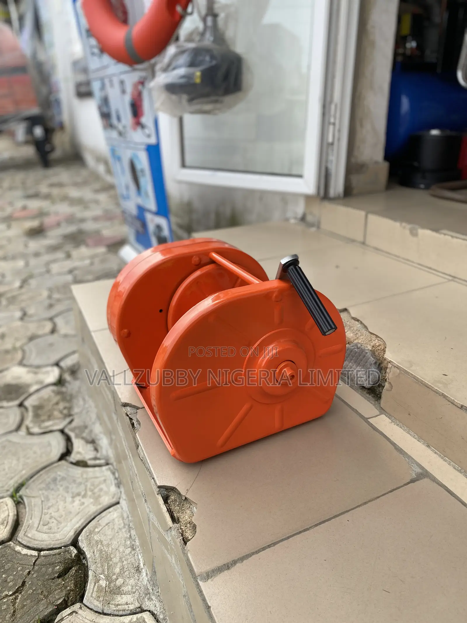 Hand Winch – 2 Ton Manual Winch for Lifting and Pulling, 9mm Wire Rope