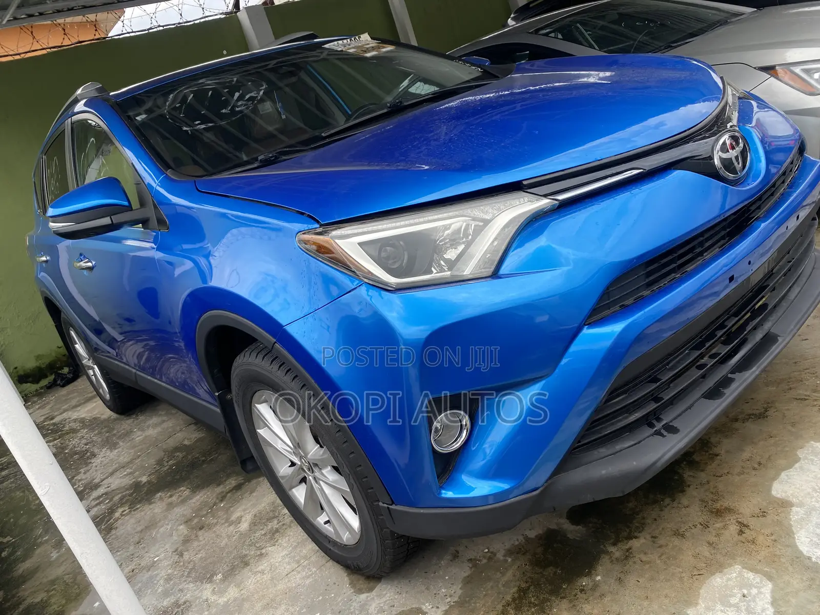 Toyota RAV4 2016 Blue