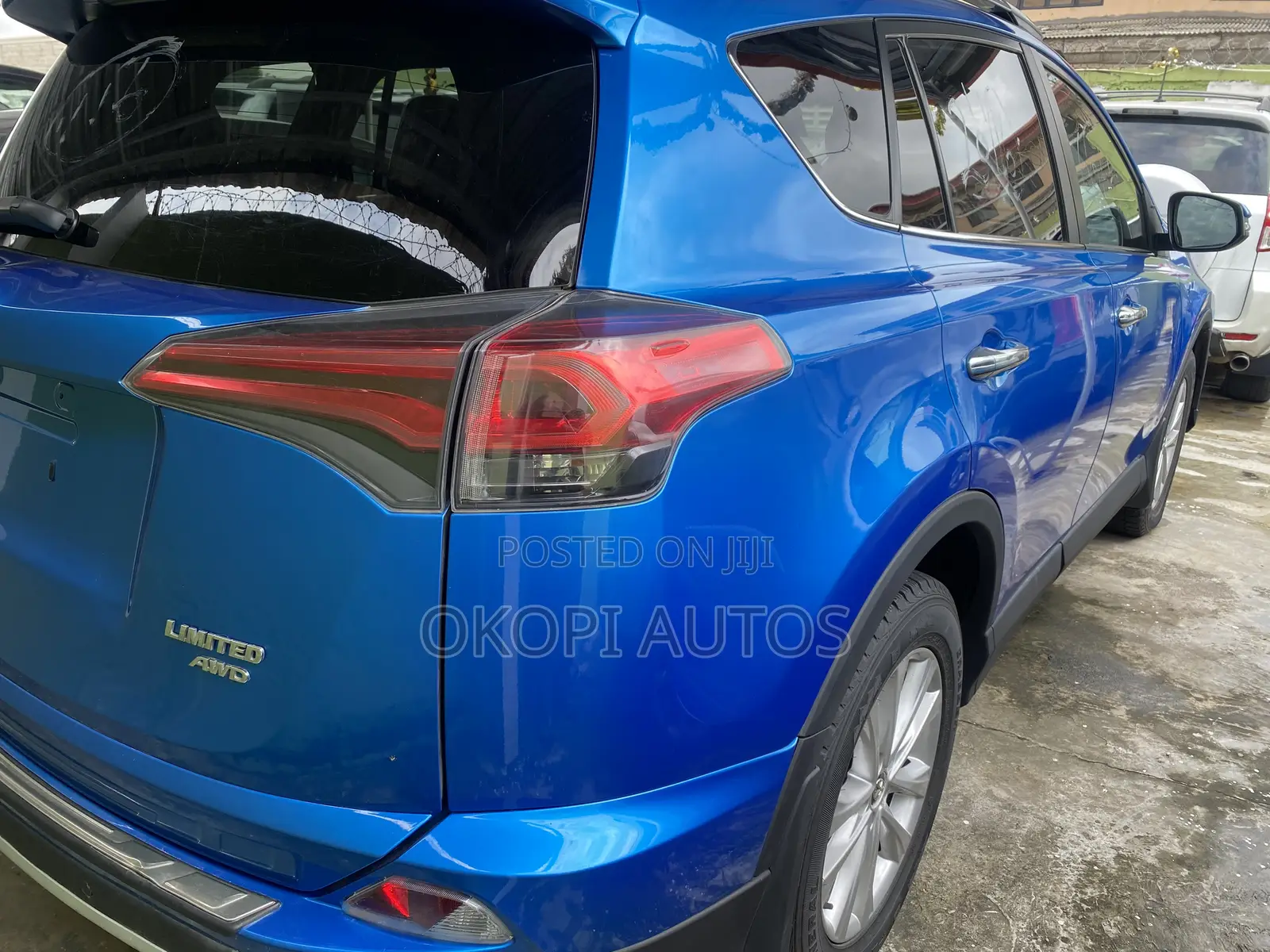 Toyota RAV4 2016 Blue