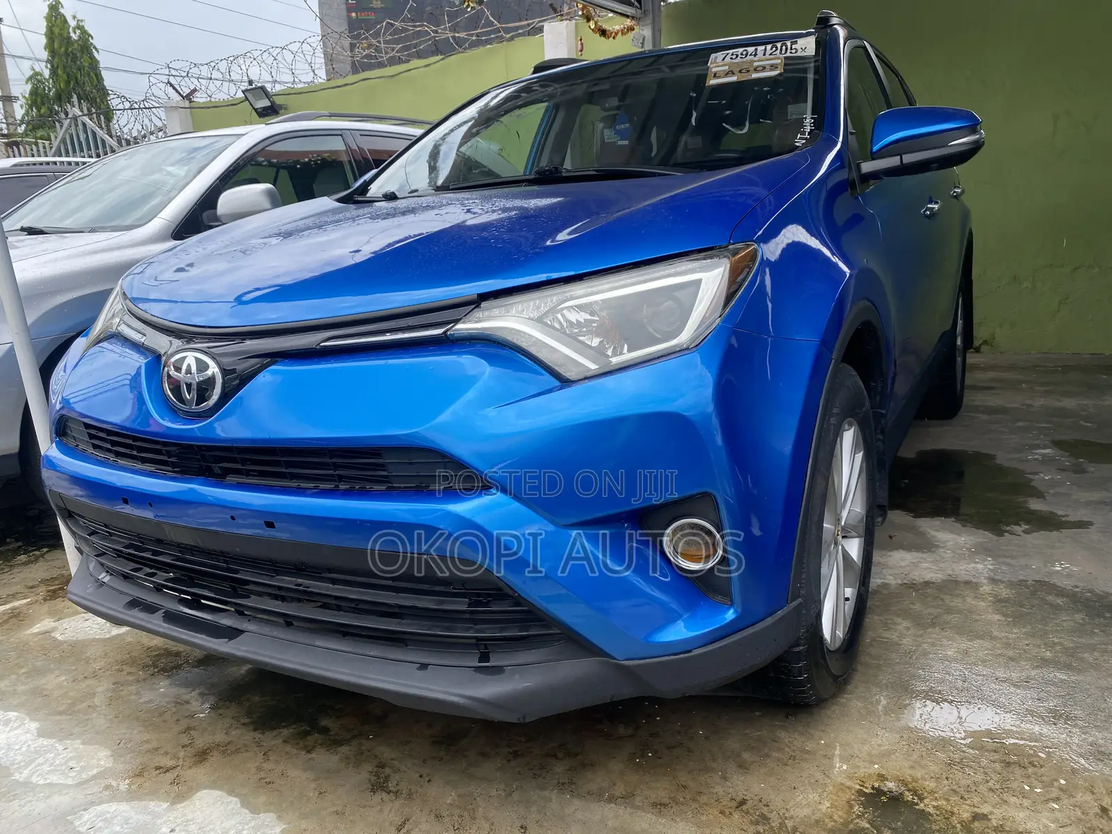 Toyota RAV4 2016 Blue