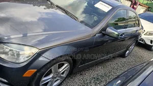 Mercedes-Benz C300 2010 Gray