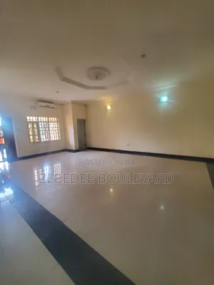 3bdrm Block of Flats in Durumi for rent