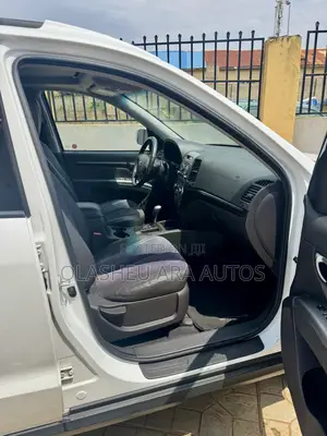 Hyundai Santa Fe SE 2012 White