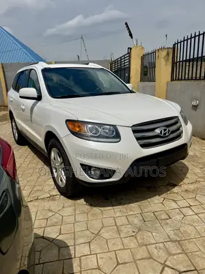 Hyundai Santa Fe SE 2012 White