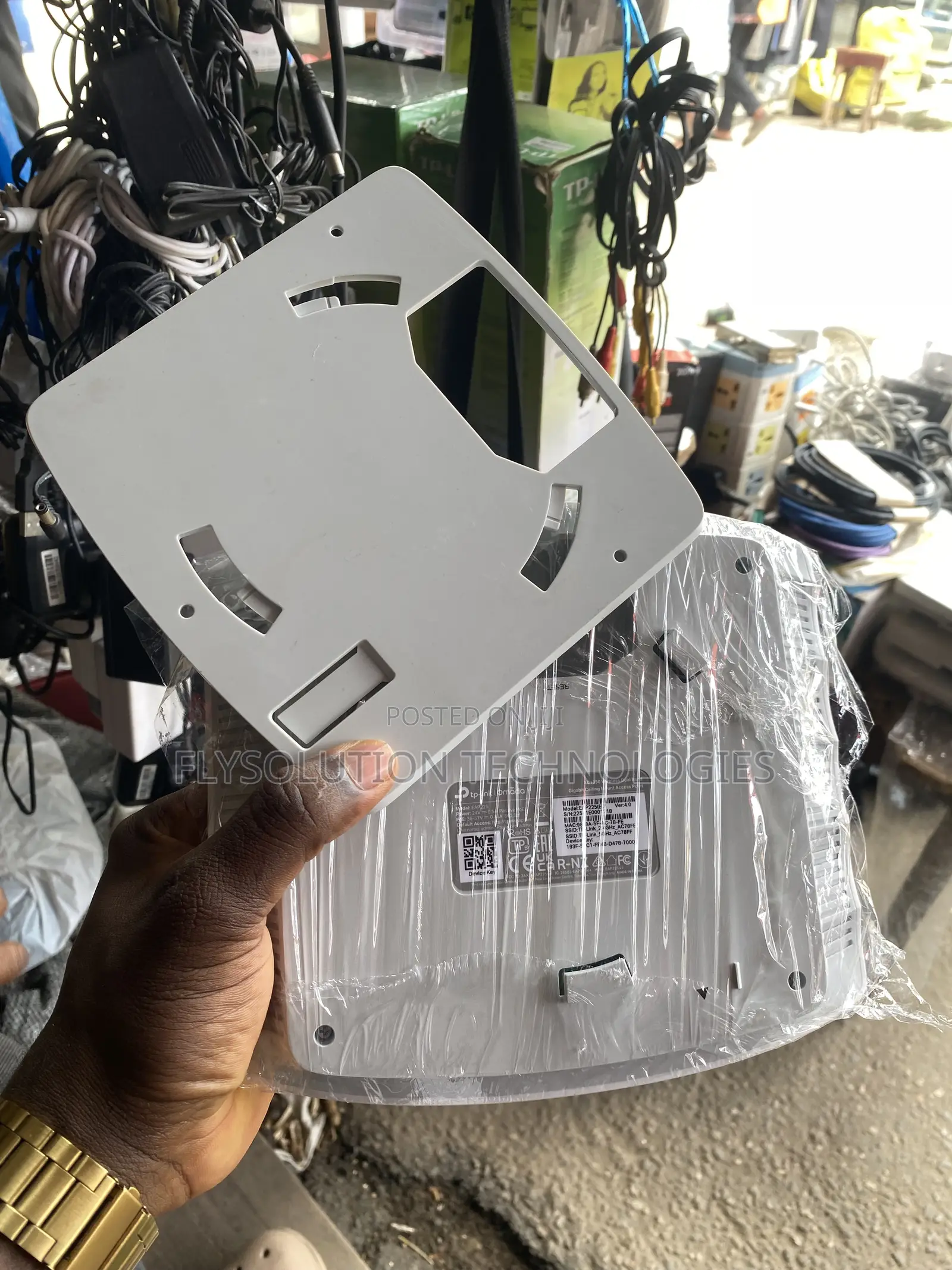 Tp-Link Ac1350 Wireless Dual Band Gigabit Ceiling Mount Access Point