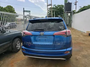 Toyota RAV4 2017 Blue