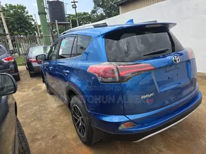 Toyota RAV4 2017 Blue