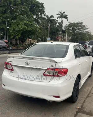 Toyota Corolla 2013 White