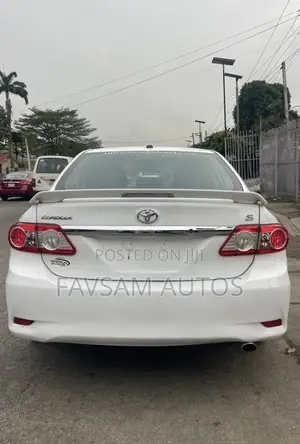Toyota Corolla 2013 White