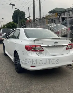 Toyota Corolla 2013 White