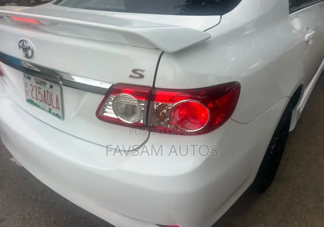 Toyota Corolla 2013 White