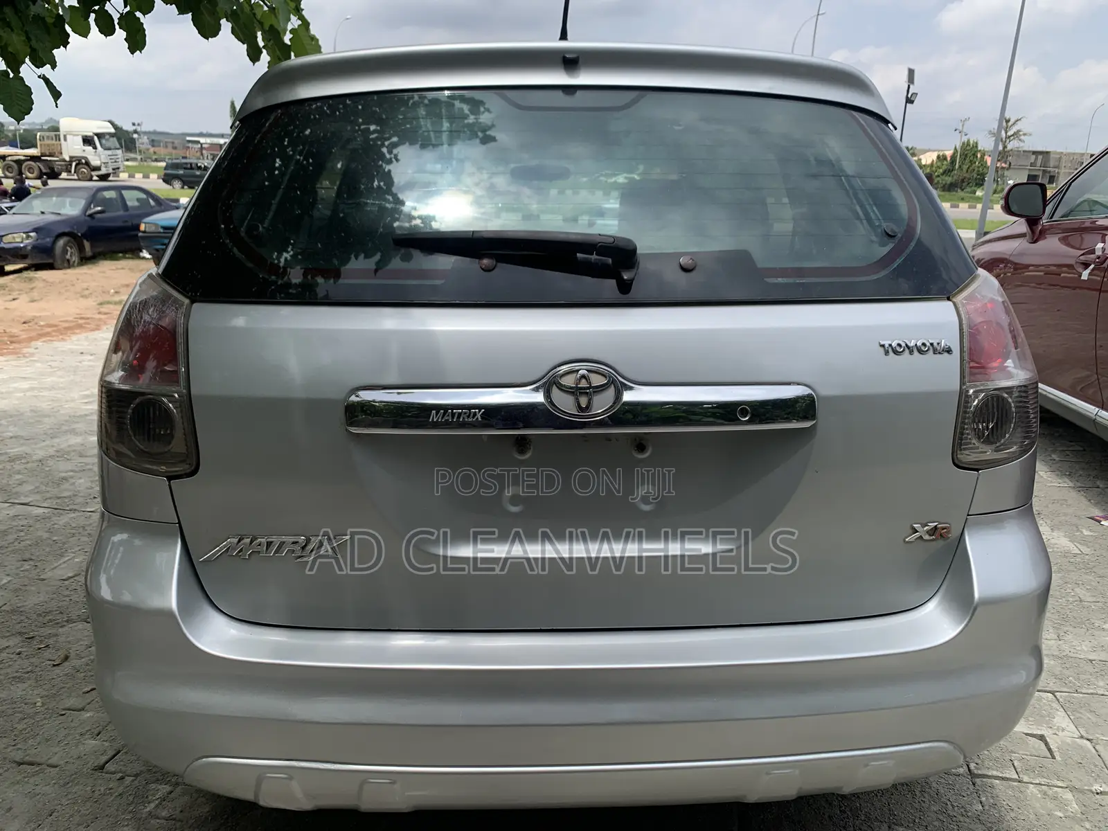 Toyota Matrix Hatchback FWD (1.8L 4cyl 5M) 2007 Silver