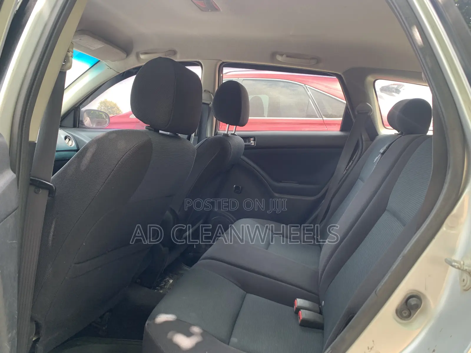 Toyota Matrix Hatchback FWD (1.8L 4cyl 5M) 2007 Silver