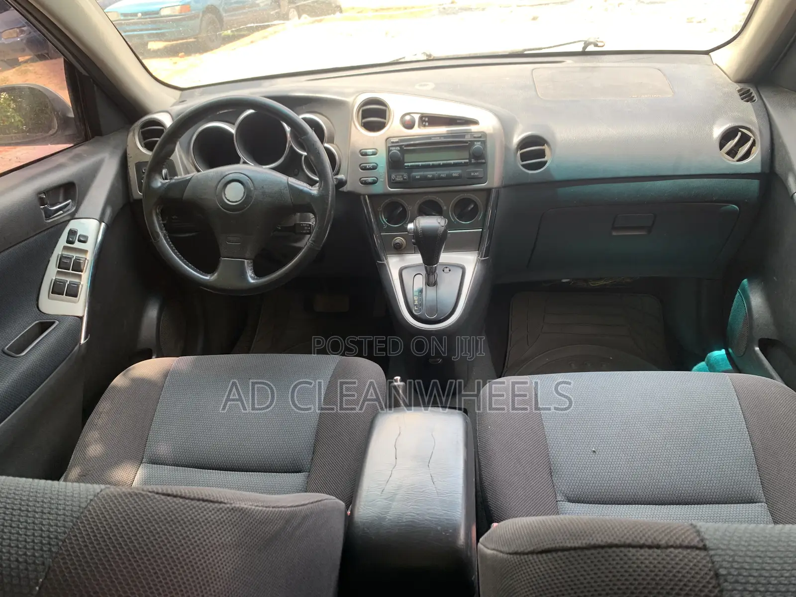 Toyota Matrix Hatchback FWD (1.8L 4cyl 5M) 2007 Silver