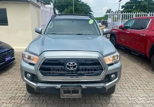 Toyota Tacoma SR5 2017 Silver
