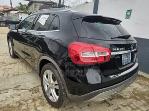 Mercedes-Benz GLA 250 2017 Black