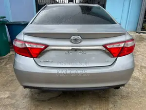 Toyota Camry 2017 Silver