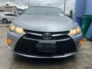 Toyota Camry 2017 Silver