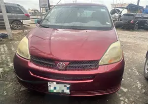 Toyota Sienna LE AWD 2005 Red