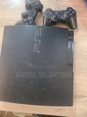 Neat Ps3 Console and 2 Pads