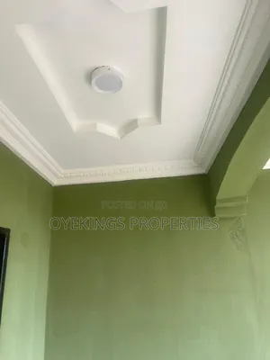 2bdrm Block of Flats in Nnpc, Oluyole for rent