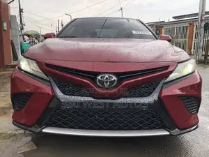 Toyota Camry XSE FWD (2.5L 4cyl 8AM) 2018 Red