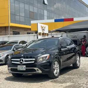 Mercedes-Benz GLA 250 2016 Black