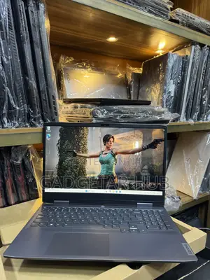 Laptop Lenovo LOQ 15IRH8 8GB Intel Core i5 SSD 1T