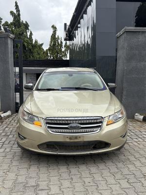 Ford Taurus 2010 Gold