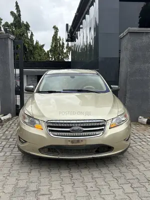Ford Taurus 2010 Gold