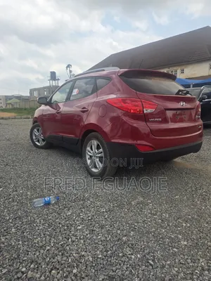 Hyundai Tucson 2012 Red