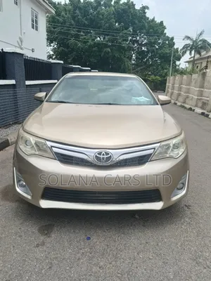 Toyota Camry 2013 Gold